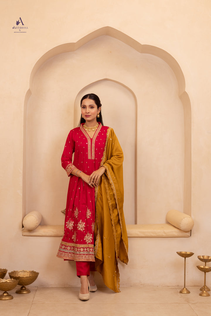 Ishira Bloom Suit Set